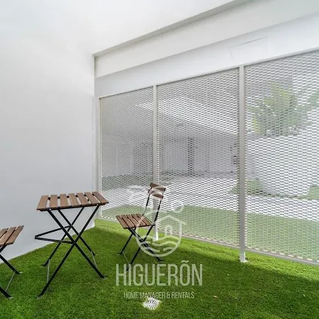 Higueronrentals Sea Breeze Apartmán *