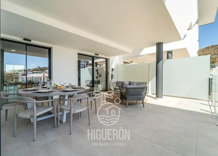 Higueronrentals Sea Breeze Apartmán *