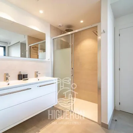 Higueronrentals Sea Breeze פואנגירולה