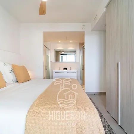 Higueronrentals Sea Breeze דירה פואנגירולה