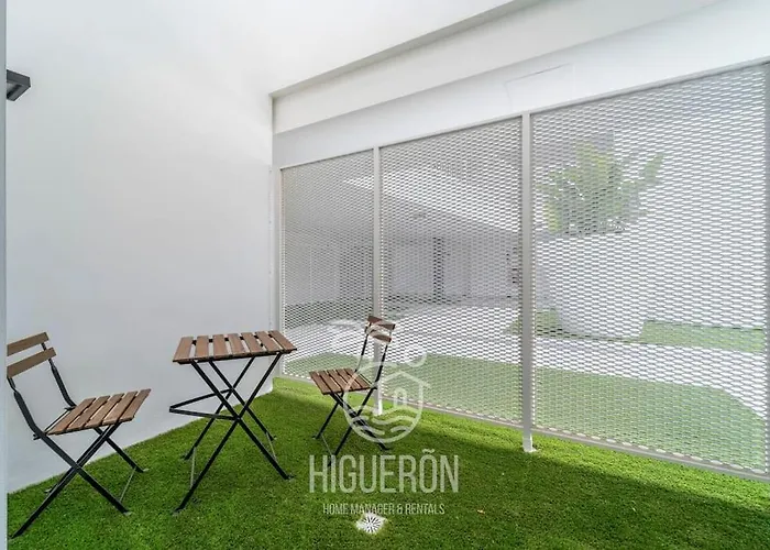 Higueronrentals Sea Breeze 아파트 *