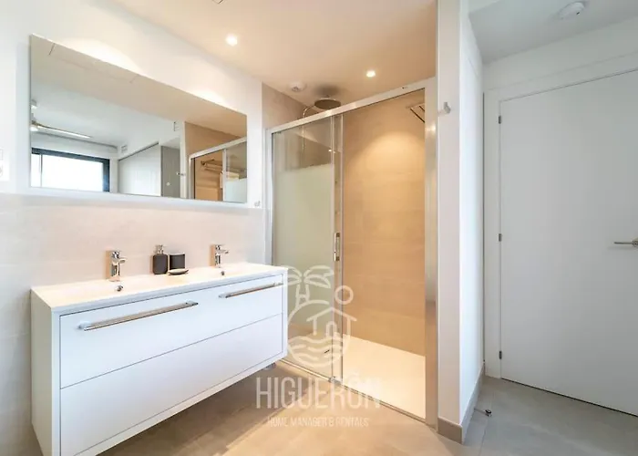 Higueronrentals Sea Breeze 푸엔히롤라